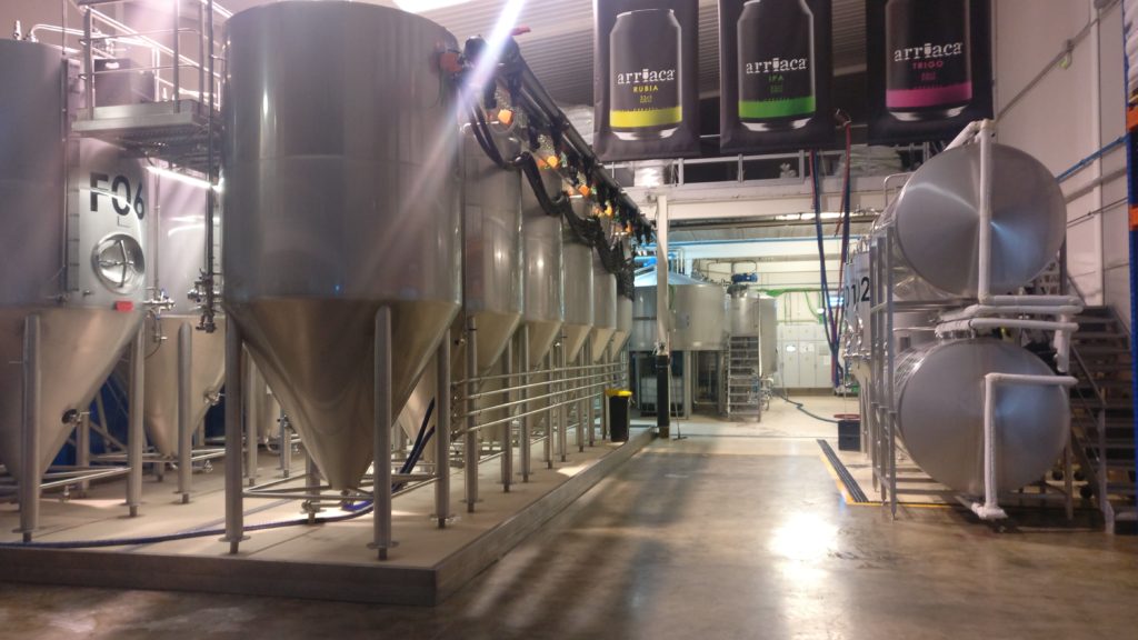 Ampliación de equipos de fermentación y automatización de instalaciones en Cervezas Arriaca