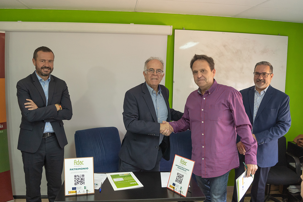 alcalde galapagos firma adac