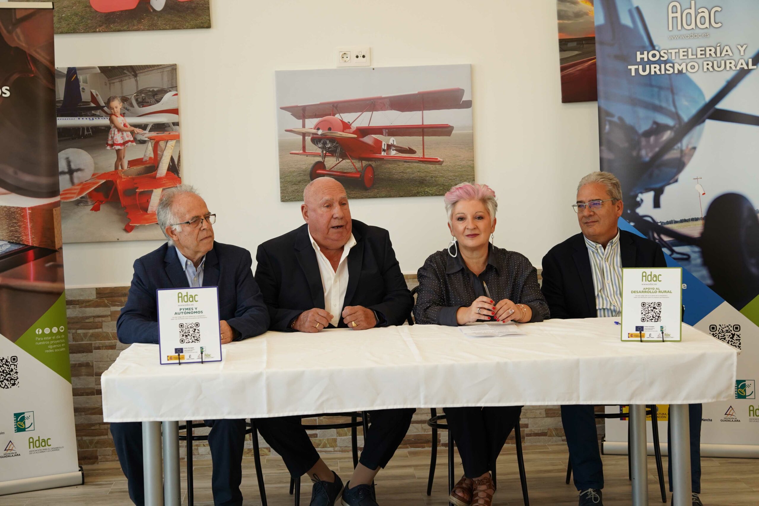 Mesa de autoridades firma adac taragudo