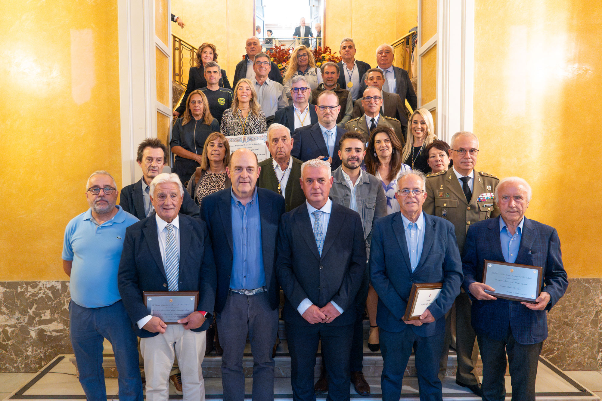 Foto de familia acto institucional 