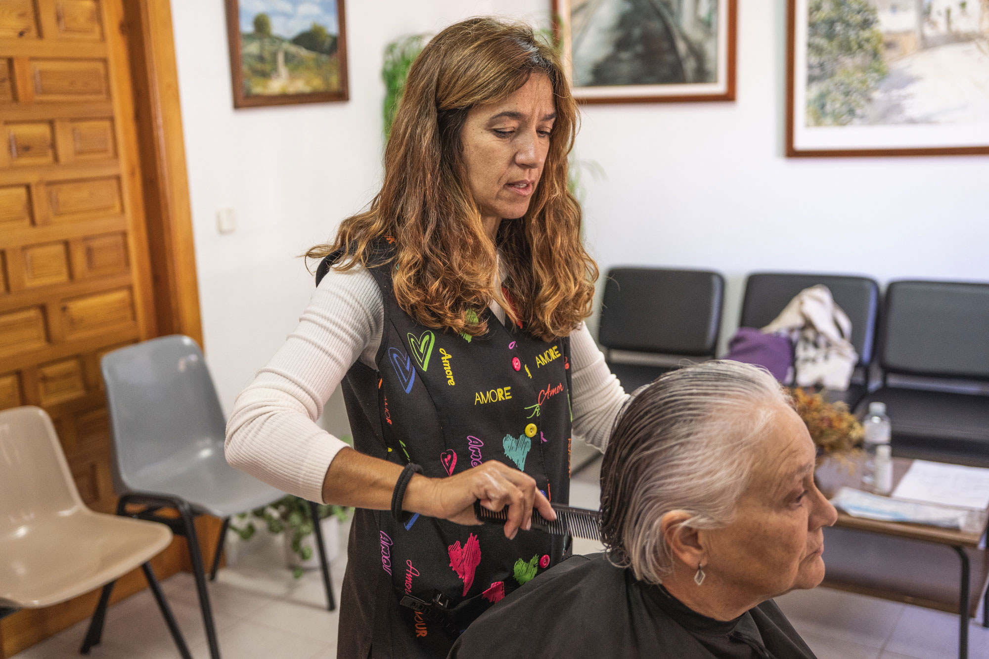 paqui lopez peluquera en  pueblos extrema despoblación de ADAC