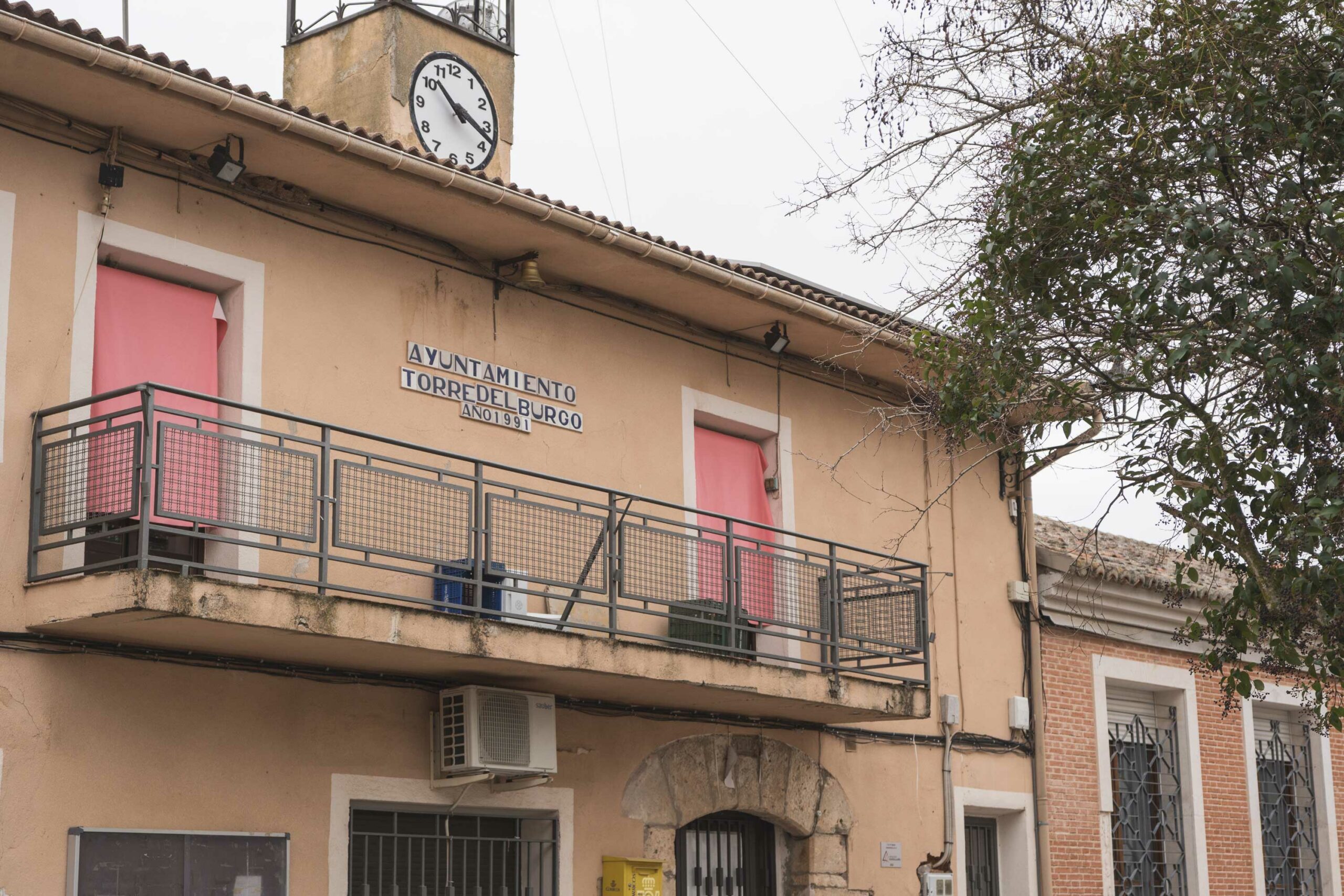 ayuntamiento torre del burgo