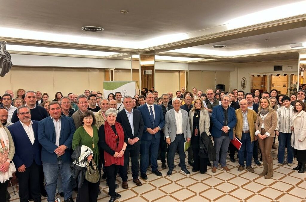 Recamder entrega más de 4.000 firmas en apoyo al mundo rural y la financiación del programa LEADER en Bruselas