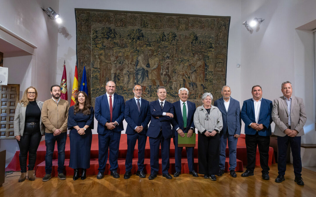 Recamder entrega al presidente de Castilla-La Mancha el Manifiesto en Defensa del Medio Rural