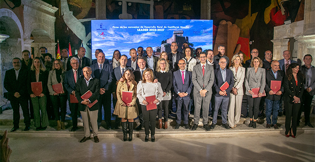 La Junta firma los convenios de colaboración con los 29 grupos de Desarrollo Rural de la región, entre ellos ADAC