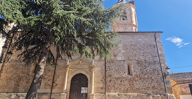 ADAC colabora en la restauración de la portada de la Iglesia de San Pedro de Yunquera