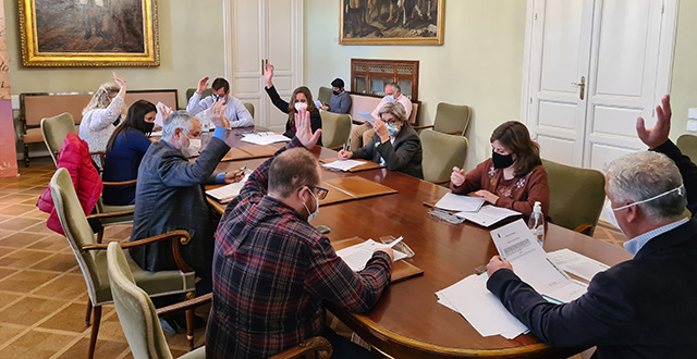 La Diputación otorga 112.827 euros a ocho asociaciones agrarias para construir infraestructuras de uso común
